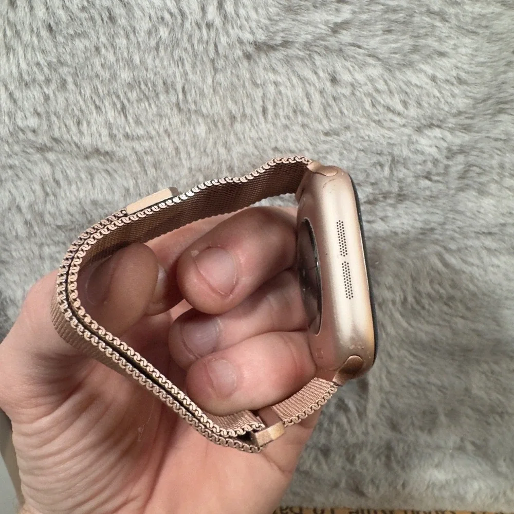 Apple Watch Series 10 46mm Rose Gold Aluminum GPS Milanese Loop 100% Battery‎